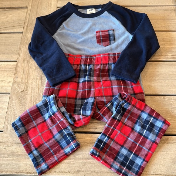 NWOT Kids Long Sleeve Pocket Fleece Pajama Set, 4 - Picture 2 of 6